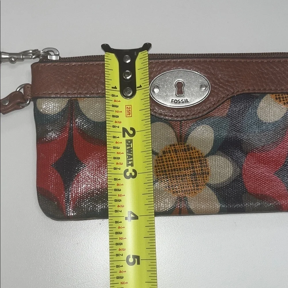 Fossil Floral Pattern Wristlet - Brown and Red